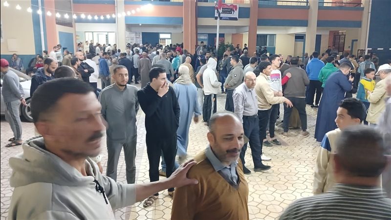 زحام كبير في لجان