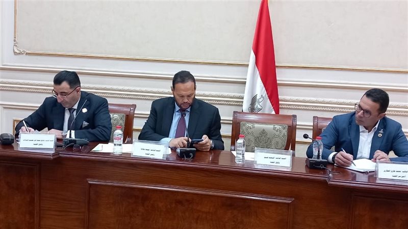 اجتماع لجنة الصناعة