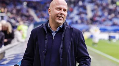 مدرب مفاجئ مرشح لخلافة سلوت في ليفربول 