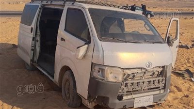 إصابة 13 شخصًا في انقلاب سيارتين بأسوان