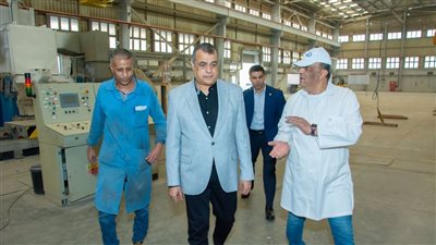 وزير الإنتاج الحربي يتفقد 