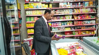 ضبط 186 كيلو لحوم بلدى ومجمدات فاسدة فى أسواق أسوان (صور)