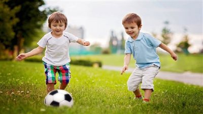 فوائد ممارسة الرياضة لطفلك، تقوية المناعة والجسم والعقل 