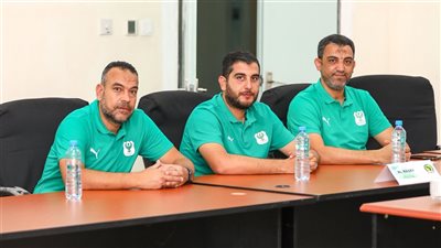 المصري بالزي الأبيض وزيسكو بالبرتقالي قبل مواجهة الكونفدرالية (صور)