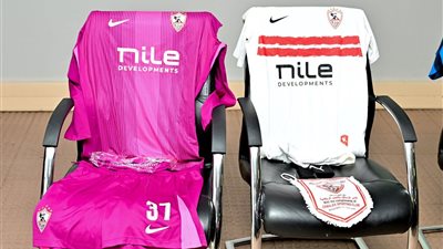 الزمالك يرتدي زيه التقليدي أمام كايرز تشيفز في الكونفدرالية