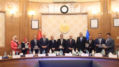 وزير التعليم العالي يكرم الجامعات الفائزة بمسابقة أفضل جامعة صديقة للبيئة 