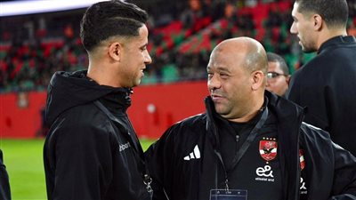 وصلة هزار بين رضا سليم ولاعبي الأهلي قبل مواجهة الجيش الملكي (صور)