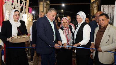 سكرتير عام محافظة الإسماعيلية يفتتح معرضًا لبيع مستلزمات الأسرة بأسعار تنافسية