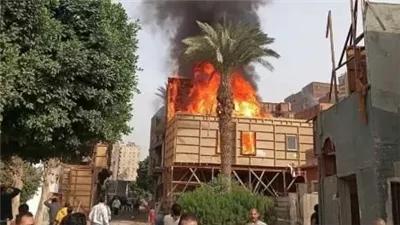 المعمل الجنائي يعاين حريق مخزن أدوات كهربائية بالجيزة 