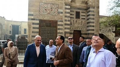 مدبولي خلال جولة بمنطقة الخيامية: تنظيم معرض للحرف التراثية بحديقة الفسطاط