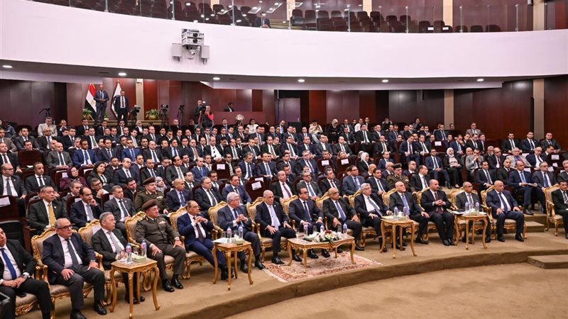 جلسة نقاشية بمقر