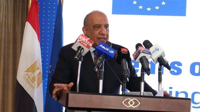 وزير الكهرباء يكشف معدلات خفض استخدام الوقود في محطات توليد التيار 