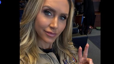 لارا ترامب تقود مقاتلة أمريكية فوق قاعدة بحرية وتثير الجدل، ونشطاء: دا لعب (فيديو) 