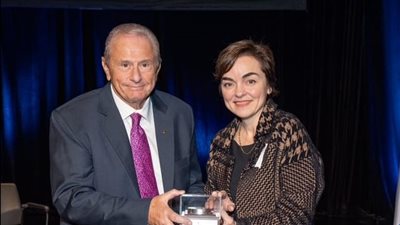 هاني مصطفى يفوز بجائزة 