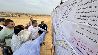 مسؤولو الإسكان يتفقدون أعمال مشروعات المرافق بالعبور الجديدة