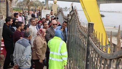 محافظ بني سويف يعلن انتهاء أزمة بقعة الزيت بمجرى النيل وعودة مياه الشرب لطبيعتها