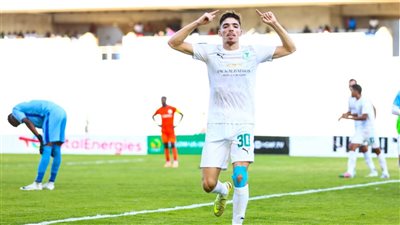 الاتحاد الجزائري يستدعي عبد الرحيم دغموم للانضمام لمعسكر محاربي الصحراء استعدادًا لأمم أفريقيا