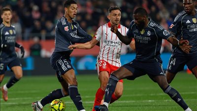 قناة ريال مدريد تهاجم حكم مباراة جيرونا: نفقد النقاط بسبب أبناء نيجريرا 