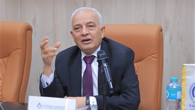وزير التعليم السابق يوضح الفرق بين طرق التدريس التقليدية والنشطة