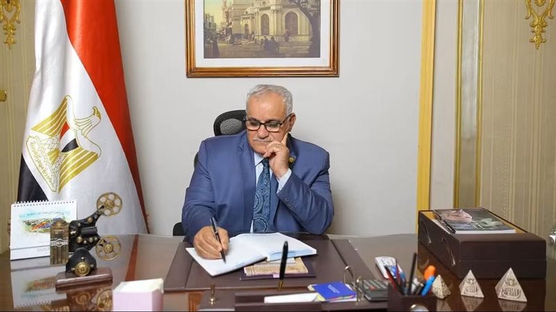 المرشح المنسحب ممدوح