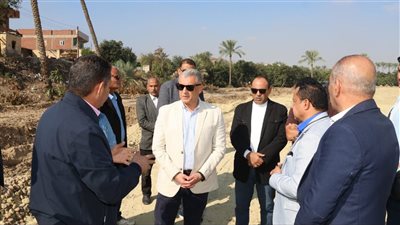 محافظ الإسماعيلية يتفقد محور 