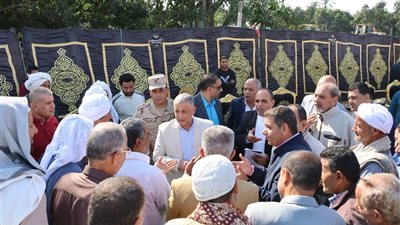 محافظ الإسماعيلية يعقد لقاءً جماهيريا مع عدد من أهالي عين غصين والضبعية 