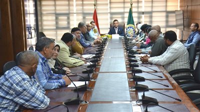 سكرتير عام الدقهلية يبحث ملفات تقنين أملاك الدولة 