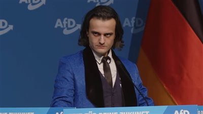 طرد عضو بارز بـ 