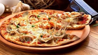 طريقة عمل بيتزا السي فود أحلى وأوفر من المطاعم 