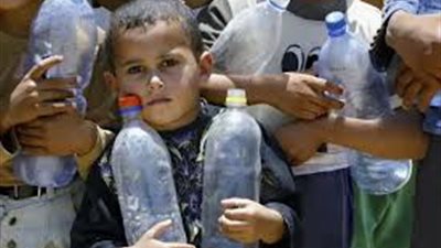 استشهاد فلسطينيين في غزة والضفة، والاحتلال الإسرائيلي يحول مياه الشرب إلى سلاح حرب