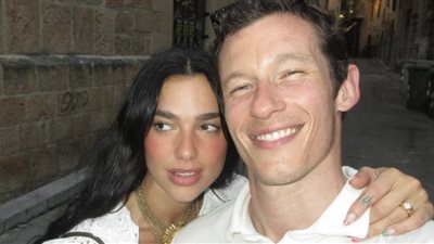  فيديو رومانسي لـ دوا ليبا وخطيبها كالوم تيرنر