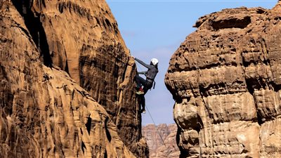 تفسير حلم تسلق الجبل في المنام وعلاقته بمواجهة تحديات كبيرة 