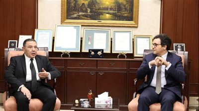 وزير الثقافة يلتقي محافظ البحر الأحمر لبحث آليات تعزيز العمل 
