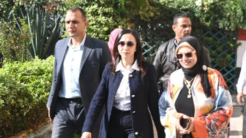 محافظ البحيرة تتفقد