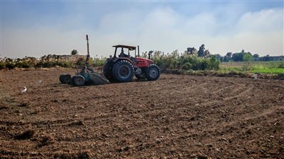 لترشيد استهلاك المياه، زراعة الفيوم تستكمل حملة تسوية الأراضي الزراعية بالليزر