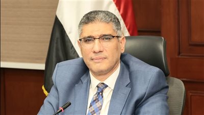 محافظ الجيزة يوجه بإزالة المخالفات في حي العجوزة استجابة لشكوى مواطن