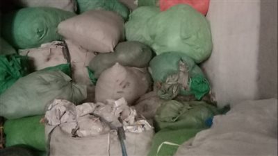 تحرير 11 محضرا لمحال مخالفة لقانون المخلفات بالإسماعيلية