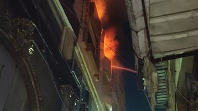 ننشر الصور الأولي لحريق نشب في سوق الخواجات بالمنصورة 