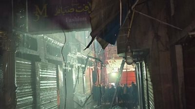 بالأسماء، إصابة 9 أشخاص في حريق مخزن ملابس بسوق الخواجات بالمنصورة 
