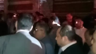 محافظ الدقهلية ومدير الأمن يتفقدان موقع حريق سوق الخواجات في المنصورة (صور)