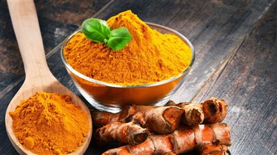 فوائد الكركم للسيدات فوق الأربعين، كنز ذهبي لتحسين صحتك