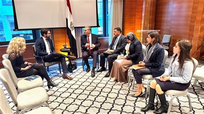 وزير البترول يبحث مع أنجلو جولد أشانتي العالمية ضخ استثمارات تعدينية جديدة 