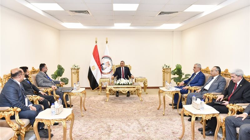 الإنتاج الحربي، فيتو