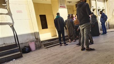 إغماءات وصراخ لأسر ضحايا حريق سوق الخواجات أمام مشرحة المنصورة الدولي