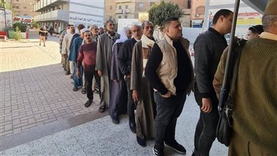 انتخابات النواب بالفيوم، إقبال كثيف من الرجال على لجنة مدرسة أبشواي الثانوية 