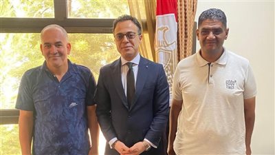  سفير مصر في مالي يستقبل المواطنين الثلاثة المطلق سراحهم (صور)