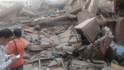 انهيار عقار ببركة الدماس في أسوان (صور)