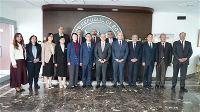 رئيس الرقابة المالية يبحث مع كبير قضاة المحكمة العليا بشنغهاي فرص التعاون المشترك