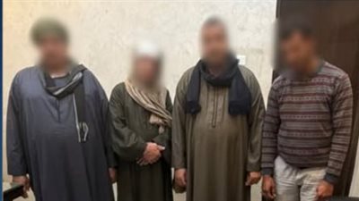القبض على 4 أشخاص بتهمة توزيع رشاوى مالية على الناخبين بسوهاج