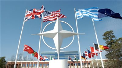 الناتو يدعو لزيادة الدعم لـ كييف وروسيا تعلن إسقاط 76 مسيرة أوكرانية